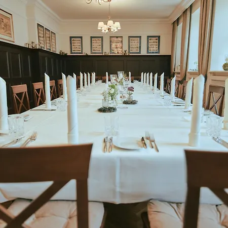 Otel Brauereigasthof Zum Kuchlbauer