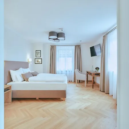 Otel Brauereigasthof Zum Kuchlbauer *