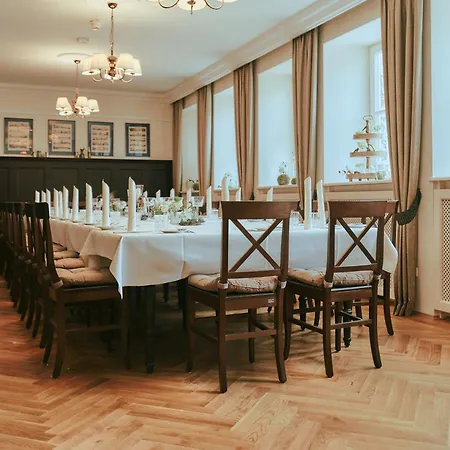 Brauereigasthof Zum Kuchlbauer Otel *